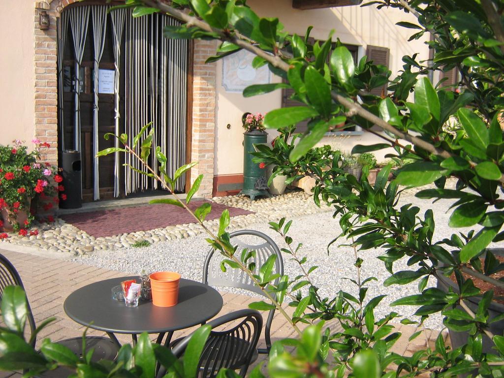 Il Borgo B&B Castellinaldo Exterior photo